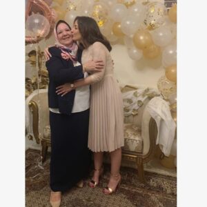 Sara Derzawy Instagram - كل سنة وأنتِ الحماية الإلهية من كل شر ❤️
كل سنة وأنتِ طيبة يا أمي .. ربنا يديم علينا نعمة وجودك في حياتنا 😘😘