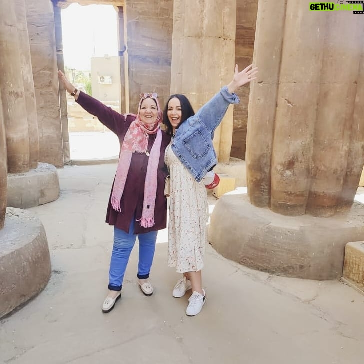 Sara Derzawy Instagram - كل سنة وانت طيبة يا ست حلويات 😘❤️❤️ ربنا يحميك و يحفظك و يطولنا في عمرك يا ست الكل 😘😘😘❤️ #سارة_درزاوي