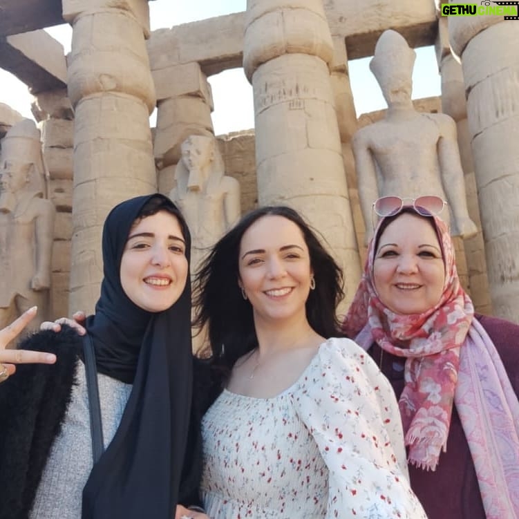 Sara Derzawy Instagram - كل سنة وانت طيبة يا ست حلويات 😘❤️❤️ ربنا يحميك و يحفظك و يطولنا في عمرك يا ست الكل 😘😘😘❤️ #سارة_درزاوي