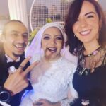 Sara Derzawy Instagram – اخواتي الصغيرين اتجوزوا يا ناس أخيرا 😍⁦❤️⁩💃
عبدالله و كوكي .. بارك الله لكما و بارك عليكما و جمع بينكما في خير 😘😘
تسمع أحلي مبروك بقي ⁦♥️⁩
#سارة_درزاوي  #مسرح_مصر