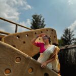Sara Gurpal Instagram – What a beautiful day 🌸

ഈ മനോഹരമായ അവസ്ഥയിൽ ഇവിടെ എത്തിയതിൽ വളരെ നന്ദിയുണ്ട്.
സാറയിൽ നിന്നുള്ള സ്നേഹം ♥️
📍 @themudhousemarayoor