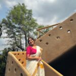 Sara Gurpal Instagram – What a beautiful day 🌸

ഈ മനോഹരമായ അവസ്ഥയിൽ ഇവിടെ എത്തിയതിൽ വളരെ നന്ദിയുണ്ട്.
സാറയിൽ നിന്നുള്ള സ്നേഹം ♥️
📍 @themudhousemarayoor