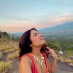 Sara Gurpal Instagram – #SaraKehndi 

Vibes of gratitude 🙏
Simply thankful for today and everyday ♥️♥️