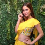 Sara Khan Instagram – 💛💛💛💛💛
#ssarakhan

Styled by @stylebytaashvi
Assisted by @riddhi_jogani_ @Stylebyjeenu
Outfit @houseofmae.in
Accesories @the_jewel_gallery