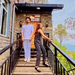 Sara Khan Instagram - Tried not to fall while doing the trend with my cutie @ankitbathla10 #sarakhan #ankitbathla #friends #bts #shoot #bliss