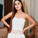 Sara Khan Instagram – Here’s wishing all the beautiful ladies out there a very happy Women’s Day! 🤍🤗
#SimplySara #SaraSquad #SaraKhan #LockUppQueen
#likesforlike #liketime #follow4followback #followtrain #vsco #igers #followforfollowback