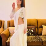 Sara Khan Instagram - Eid Mubarak ❤️