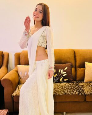 Sara Khan Instagram - Eid Mubarak ❤️