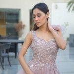 Sara Khan Instagram – 👸