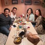 Sara Khan Instagram – Meeting after 11 years ❤️❤️
Big boss 4 reunion ❤️❤️❤️
