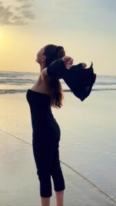 Sara Khan Instagram - Here’s the thing ❤️
