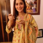 Sara Khan Instagram – Eid celebration 🎉 
#eidmubarak

Stylist: @arjunkumar_offical
Outfit: @labelishnya