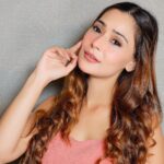 Sara Khan Instagram - There is no definition of beauty, but when you can see someone's spirit coming through, something unexplainable, that's beautiful to me. ... Real beauty is to be true to oneself 💘💓💓💞 #ssarakhan #happysundaymorning
