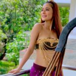 Sara Khan Instagram – 💜💜💜💚💜💜💜
#ssarakhan