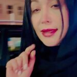 Sara Monjezi Instagram - چقدر خوبه كه اين چالشا مد بشه ، هم دل اين بچه ها شاد بشه ، هم حال خودمون خوب ميشه ♥️ توى اين شباى سرد از كنار اين بچه ها بى تفاوت رد نشيد ، حتى شده اندازه يه نوشيدنى گرم مهمونشون كنيد 🌺 @mohammadalizadehmusic 🤍 #كودكان #كار #فقر #كمك_به_همنوع #كمك #كودكان_كار