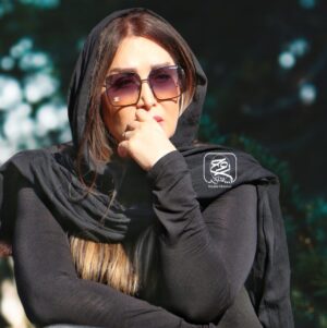 Sara Monjezi Instagram - آره میگذره ،اما همون که سعدی میگه
بگذشت وچه گویم که 
چه برمن گذشت
@roohallah_baleshabadi