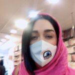 Sara Monjezi Instagram - 📘📗📕📒📙 کلی جایزه برای خودم خریدم #کتاب#شهرکتاب#تجربه#حال خوب #سارامنجزی#saramonjezi pour
