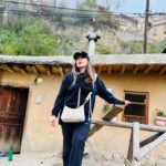 Sara Monjezi Instagram - روزی می‌رسد که نسبت به همه‌چیز بی‌تفاوت می‌شوی... نه از بدگویی‌های دیگران می‌رنجی و نه دلخوش به حرف‌های عاشقانه‌ی اطرافت... به آن روز می گویند: " پیری " آن روز، ممکن است برای برخی پس از سی سال از اولین روزی که پا به این دنیا گذاشته‌اند؛ فرا برسد و برای برخی پس از هشتاد سال هم هرگز اتفاق نیفتد... این دیگر بستگی به چگونه تاکردن زندگی با انسان ها دارد...✨✨✨ #رشت #ماسوله #گیلان #فومن #بندرانزلی #ماسال #قله رودخان #شمالگردی