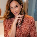 Sara Prata Instagram - Beautiful skin starts with great skincare ♥️ @avonportugal #pub já tenho partilhado que este é o meu serúm escolhido, e toda esta gama é preparada para uma aparência de pele dramaticamente mais forte, suave, preenchida e firme. Tudo o que precisas nestes 3 passinhos. Vou deixar os produtos nas stories ♥️⭐️ #skincare #grwm #takecare #hellomonday