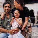 Sara Prata Instagram - Hoje o dia é especial, o nosso paizão @joao___leitao faz anos !♥️♥️♥️ O único presente que pedes, é estarmos juntos, e viemos para te celebrar. És tudo para nós meu amor ⭐️ Que continuemos a colecionar estes postais por muitos e muitos anos !!