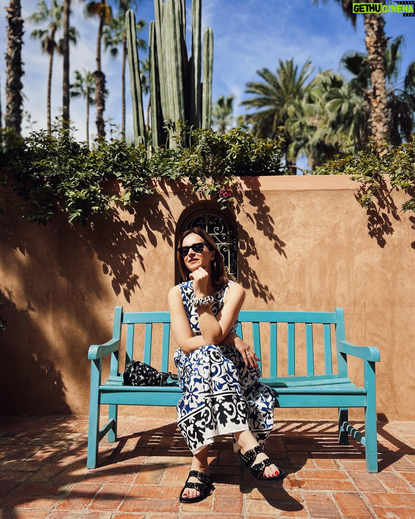 Sara Prata Instagram - Passaram-se mais de 10 anos e nunca mais tinha regressado. Viemos só por 4 dias e já estou arrependida de não ter regressado mais cedo. Ainda falta um dia, e vai ser especial. Mas MARRAKECH… acho que temos encontro marcado mais vezes 😊♥️🌵