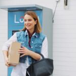 Sara Prata Instagram – GIVEAWAY TERMINADO

 Acabaram aquelas situações em que estás há dias à espera de uma encomenda e vão à tua casa…precisamente quando foste à rua.

Com a Locky, recebes o PIN quando a tua encomenda chega ao cacifo mais próximo de ti e podes fazer as 1001 tarefas do teu dia. A Locky recebe e guarda a tua encomenda até que a vás buscar!

E para demonstrar que é mesmo fácil receberes todas as tuas encomendas, vou oferecer um e-cartão da @vertbaudet.pt no valor de 100€. Sei que há, por aqui, muitas mães a começarem já a preparar a chegada da nova estação 😍 e sei bem que faz mesmo muita falta.

Para ganhares só tens de:

* Seguir-me e ao perfil @lockycacifos e comentar este post identificando 1 amigo. Quantos mais amigos taggares mais hipóteses tens de ganhar!

Condições:
*válido para 1 vencedor
*campanha válida de 21 a 28 de março
*vencedor sorteado por mim e anunciado dia 29 em story, e contactado pela Locky
*e-cartão oferta Vertbaudet de 100€ com 6 meses de validade e sujeito às condições de utilização do mesmo no site
*válido para maiores de 18 anos e residentes em Portugal
#pub 

 
E podes receber a tua encomenda num cacifo Locky como eu ⭐