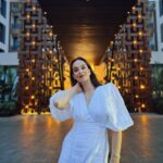 Sara Prata Instagram - 🌵MARRAKECH🌵 Viemos numas mini-férias e assim que chegámos saltámos logo para a piscina do @pestanacr7 E está um calor maravilhoso 🔥 Amanhã já vamos começar a explorar terra das 1001 noites! Quero todas as vossas dicas sobre aquilo que não podemos perder! #pestanacr7 #pestanacr7marrakech