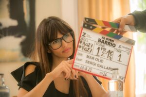 Sara Sálamo Instagram - Engañar a Hacienda nunca es buena idea…

Así lo cuenta @mar.olid en su ópera prima “Al otro barrio”.

Tengo la suerte de estar rodando con un Cast divertidísimo @quimyo @mariadenati @yaelbelicha @jorgesuquet @jorgeuson @carmenruiz @hamzazaidi97 @javierherrera___ @cesc_orella 

@zetastudiosprod @telecincocinema @movistarplus 

Gracias también a mi compi trueno @lavidarima14 por ayudarme a tanto cómo atreverme. Eres 🥰