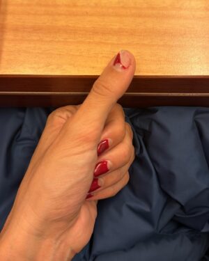 Sara Sálamo Instagram - Menos diez de energía. Cien de contenta. Esta semana ha sido intensita💙