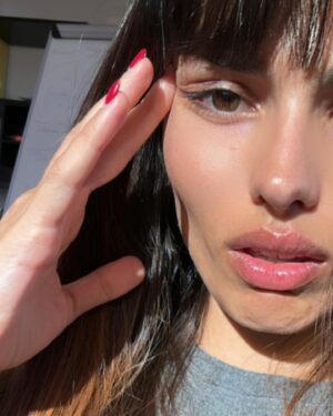 Sara Sálamo Instagram - Menos diez de energía. Cien de contenta. Esta semana ha sido intensita💙