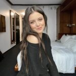 Sara Waisglass Instagram - nyc in 23 (hours)!!!!!