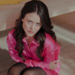 Sara Waisglass Instagram - Thank you Nylon✨ Link in bio for a candid chat about Ginny and Georgia season 2, why I fell in love with Max, and the fact that matching with a degrassi actor is a right of passage as a Canadian🫢 photo by: @franckbohbot hair by: @terrarosepuncerelli makeup by: @lorencanbymakeup