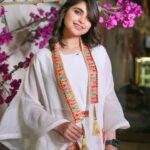 Sara aws Instagram - _ مرت فأبتسمت فأحيت وروداً قد ذبلت 🩷🌿