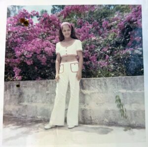 Sarah Cooper Instagram - Happy Mother’s Day to the OG 60s It Girl, my momma, and all the hot mommas out there 🥰