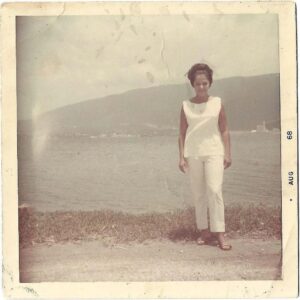 Sarah Cooper Instagram - Happy Mother’s Day to the OG 60s It Girl, my momma, and all the hot mommas out there 🥰