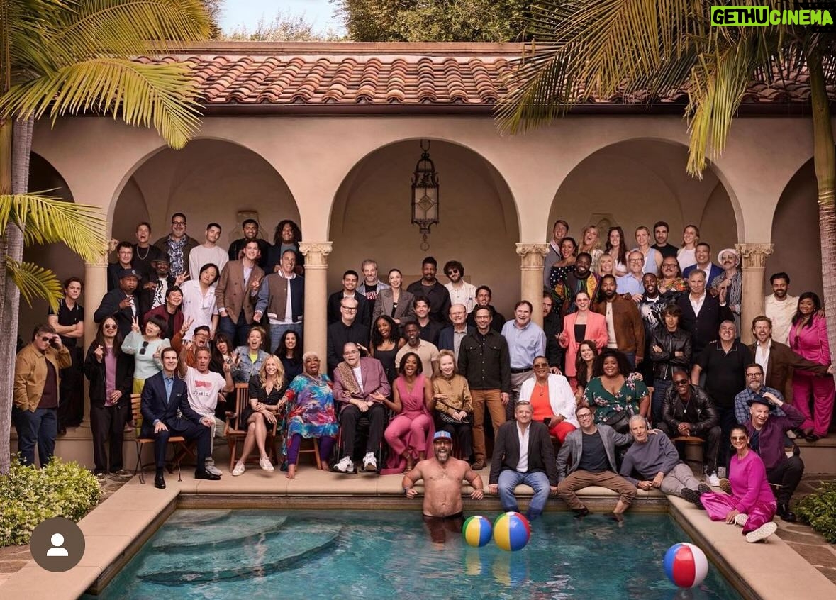 Sarah Cooper Instagram - Grateful to have been around the greats. Go follow them and see them live asap… @tonebell @thelondonhughes @dulcesloan @hannahberner @heatherkmcmahan @jenafriedman @momowelch @racheldoesstuff @atsukocomedy @shengwangtime @themattfriend @bertkreischer @jimgaffigan @demetrimartinofficial @sarahkatesilverman @chelseahandler @roywoodjr @sebastiancomedy PS @sinbadbad was there !! I still remember staying up to watch him with my sisters 🥰 Thank you @netflixisajoke @tedsarandos
