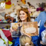 Sarah Ferguson Instagram - Thank you to everyone at Tikva for welcoming me in Bucharest, Romania. For those of you that don’t know what Tikva is, it is a beating heart of goodness and love. It’s a place where the Rabbis and families are united and where children are supported through education and community. You feel the Ukrainian hope and courage there, you feel a home and a sense of ‘you are not alone’. Thank you @hellomag for this important feature, shining a light on Tikva. Read the full article at the link in my bio.