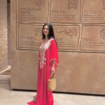 Sarah Khan Instagram – Let’s wander where the WiFi is weak and the sun is strong 💕☀️