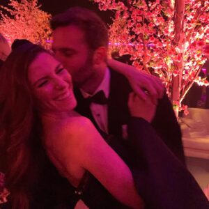 Sarah Levy Instagram - To hugging, kissing and squeezing all our loved ones sometime in 2021 🤷🏻‍♀️😘