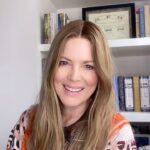 Sarah Mintz Instagram – Recordatorio: nunca es tarde para conectar con Hashem, quien nos espera con brazos abiertos y que anhela escuchar nuestros pedidos 🙏🙏🙏