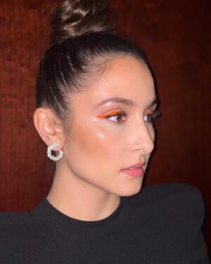 Sarah Perles Instagram - Thank you @diorbeauty for this gorgeous look. @mariagarciamua you are a gem ❤️‍🔥 jewellery by @joyeriasuarez 💎 @a6cinema and @martagodp ♥️