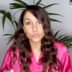 Sarah Perles Instagram - Hair Tutorial for Joojzghibate people. I use Moroccan oil Perfect Defense as a heat protector and Nashi Oil to give my hair a shiny look. For the rest, I think the video is pretty self explanatory. Let’s not pretend I know what I am talking about.
