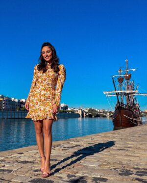 Sarah Perles Instagram - Thank you @festivalsevilla for your warm welcome and for inviting us ♥️ we were so proud to present our movie @alegria_pelicula Always a pleasure to be in Sevilla. Thank you @diorbeauty for the shire and make up @mariagarciamua is amazing!