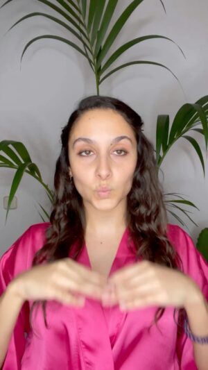 Sarah Perles Instagram - THIS VIDEO IS NOT SPONSORED. 
FOR BEGINNERS BETWEEN 8-12 YEARS OLD 🤣
This is my daytime make up: 
-So the concealer is from Yves Saint Laurent. Is divine, the texture is fluid and match perfectly with my complexion. 
-I do not use foundations. I don’t like it, and I don’t mind not having a flawless skin. I actually like imperfections 😌 
-What I use for my brows are all from MAC. 
-The Mascara is the Rocket Volume express from Maybelline. I’ve been using it for 6 or 7 years now, it’s my absolute favourite. I also like to get rid of the little excess with a clean eyelashes brush.
-I like pinky matte blush, so this one from is from MAC. 
-The highlight and Lip Glow Oil are from Dior. 

Nothing else folks. 
I started wearing make up when I was 23, never been interested. I’m still not that much, but I’m learning thanks to all the professional make up artists I’ve worked with. 

Boussate Kbirate