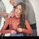 Sarah Shahi Instagram - @elleusa 🧡 #mahsaamini #chiefseattle #queso