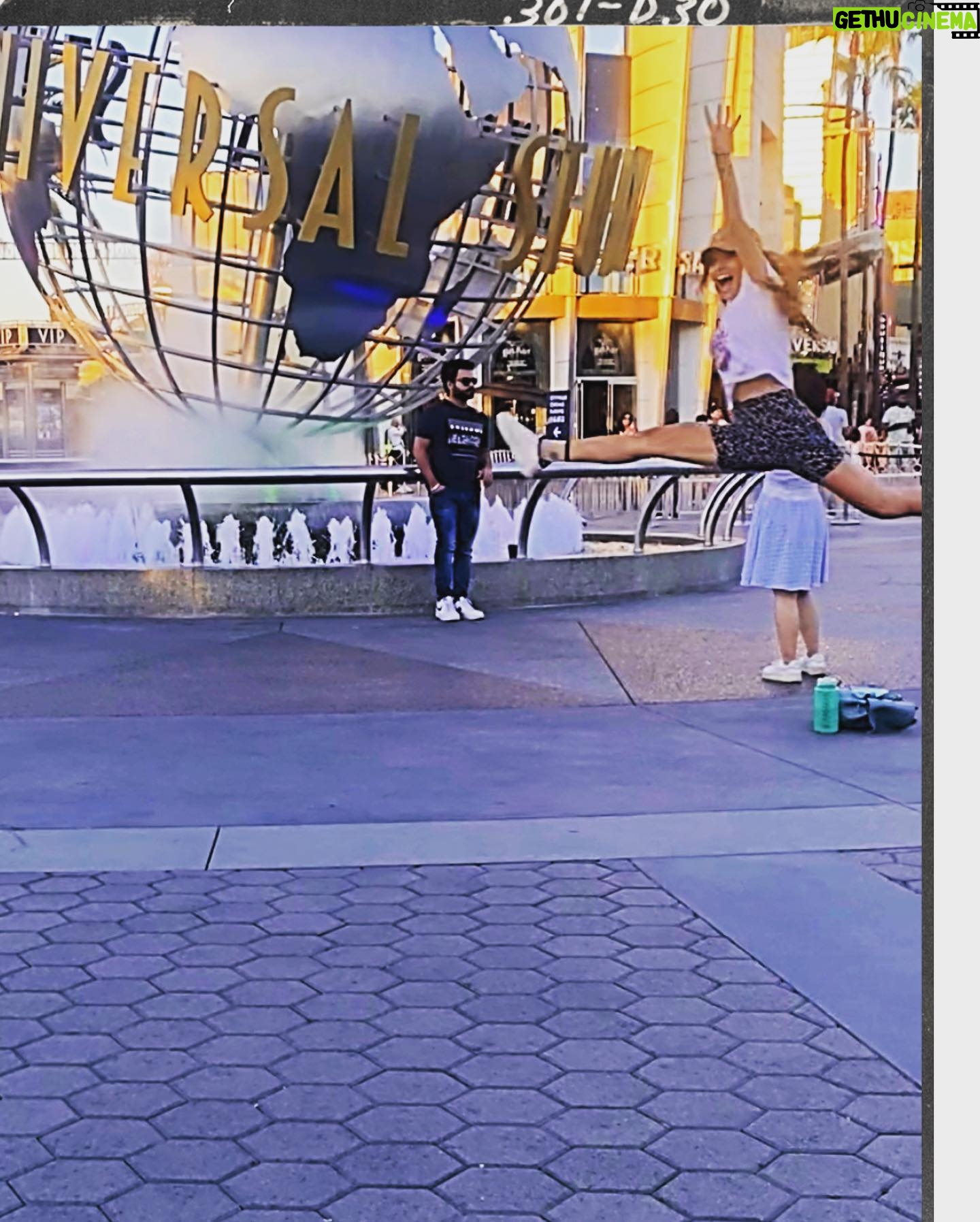 Sarah Shahi Instagram - We beat Bowzer, escaped the clutches of kong, chased off a T-rex, and lived to tell the tale. Thx for an awesome day for my littles and me @unistudios ❤️