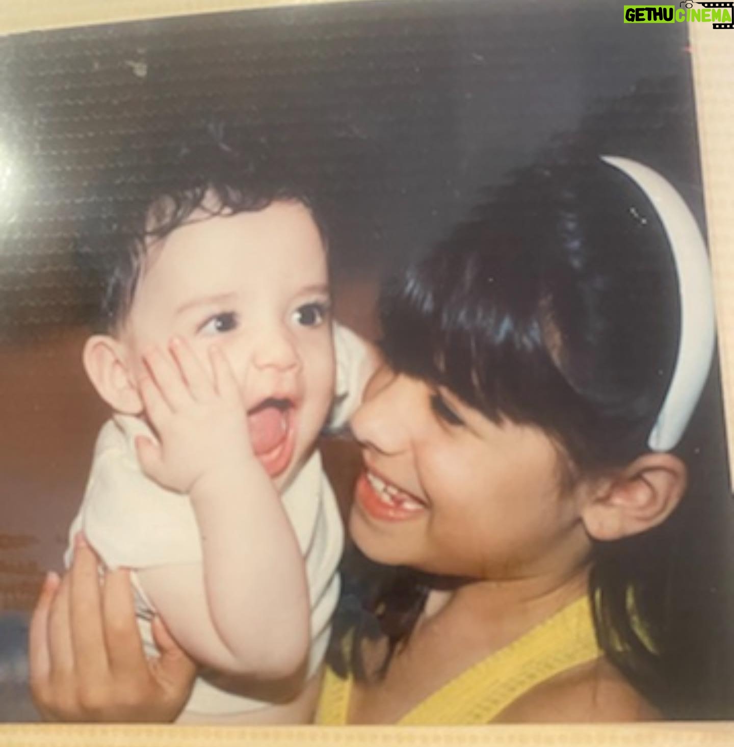 Sarah Shahi Instagram - Sisters sisters š¶ There were never such devoted sisters Never had to have a chaperon, no sir Iām here to keep my eye on her š¶. Happy birthday to the bestest, kindest, sweetest, sister of all time- @samanthashahi I love your guts šš