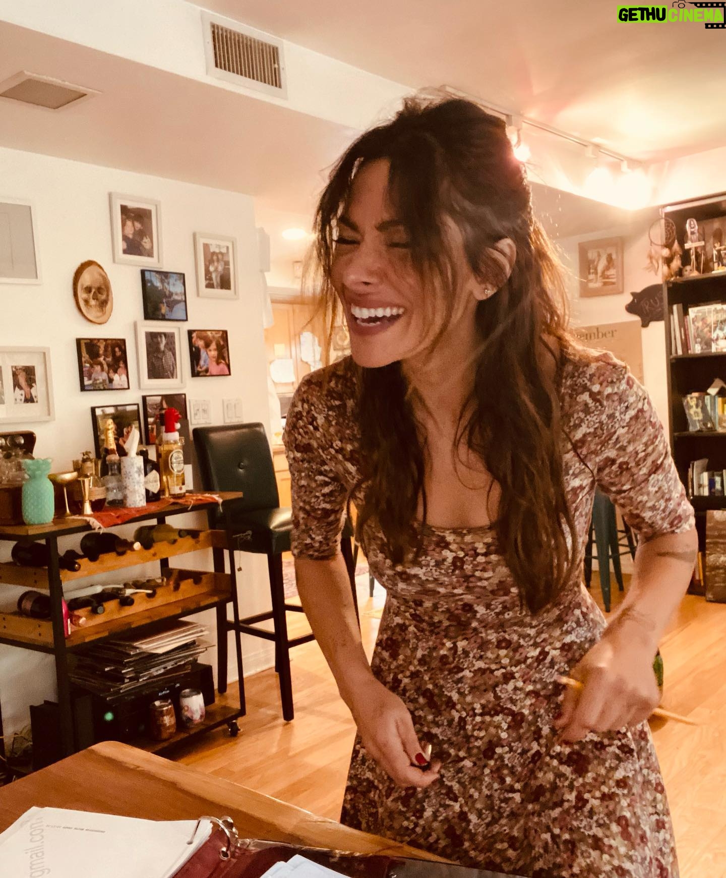 Sarah Shahi - 129.5K Likes - And the student prepares…
@sexlife S2…
What are YOU most excited to see? 🤩