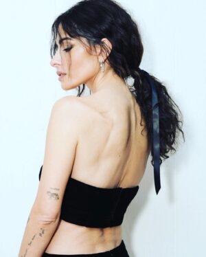 Sarah Shahi Instagram - uno mas. 
@sexlifenettflix 
Thx for the ride.