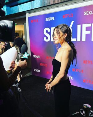 Sarah Shahi Instagram - uno mas. 
@sexlifenettflix 
Thx for the ride.
